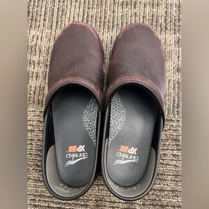 Dansko $150 XP 2.0 Waterproof Clogs Oil Brown Leather 38 Chocolate Mocha Nonskid